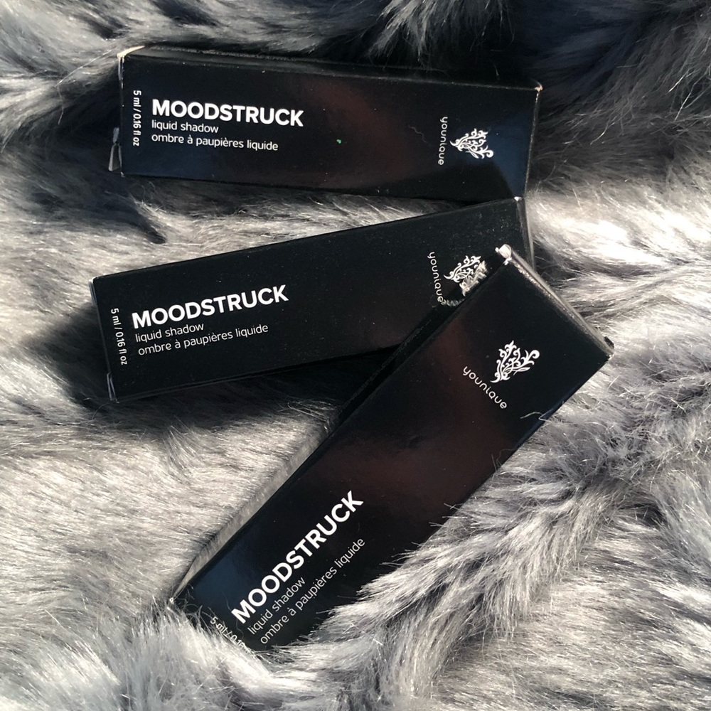 Younique Moodstruck Liquid Eyeshadow Shadow in a shimmering beige.